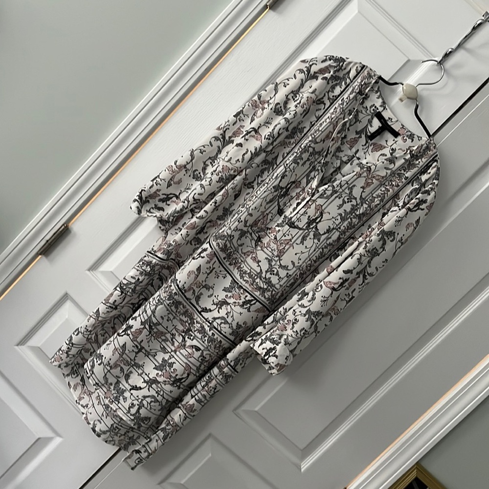 BCBG MaxAzria XS Flowy Elegant Floral Shift Dress